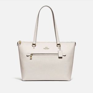Coach Gallery Tote - Gold/Chalk